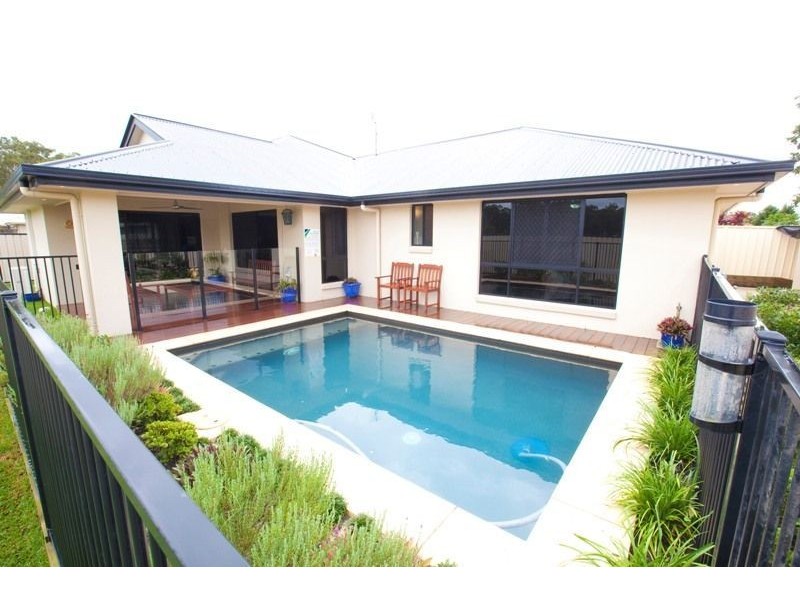 1 Gowen Drive, Landsborough QLD 4550