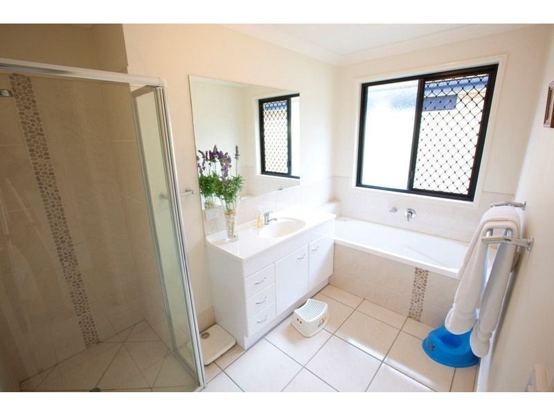 1 Gowen Drive, Landsborough QLD 4550
