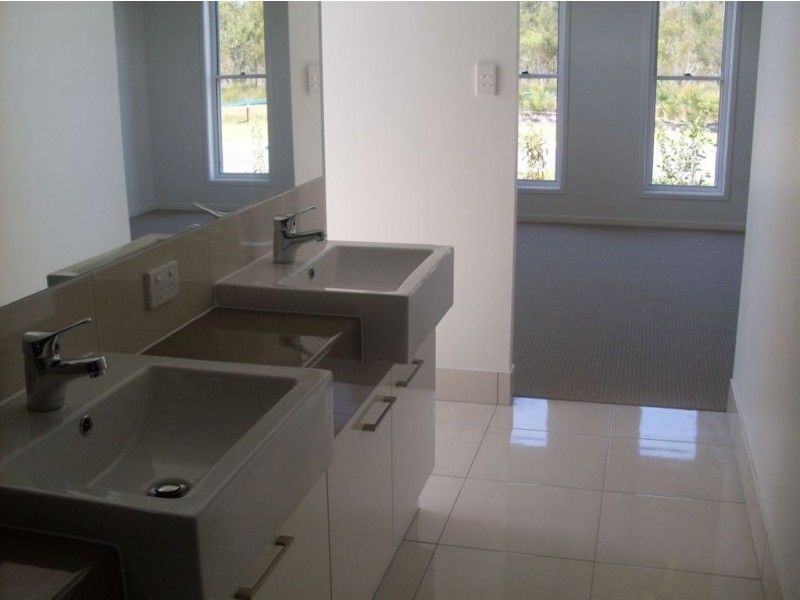 10 Lark Cct, Mountain Creek QLD 4557