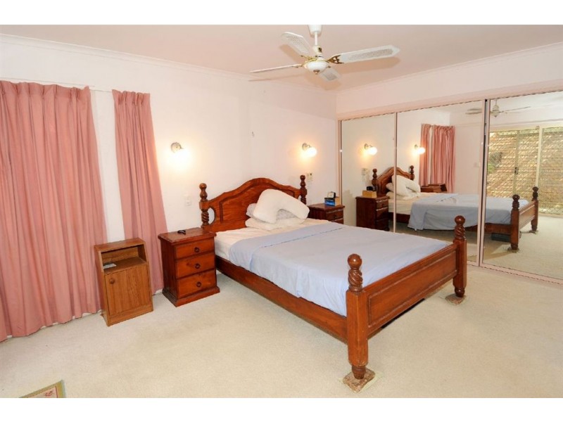 7 Warrina St, Mooloolaba QLD 4557