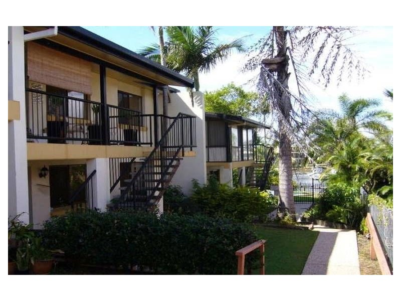 2/3 Barooga Crescent, Mooloolaba QLD 4557