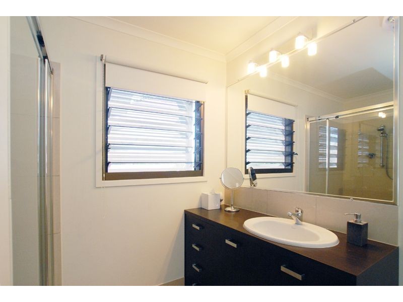 75 Palm Dr, Mooloolaba QLD 4557