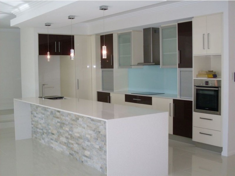 1 Robur Crt, Mountain Creek QLD 4557