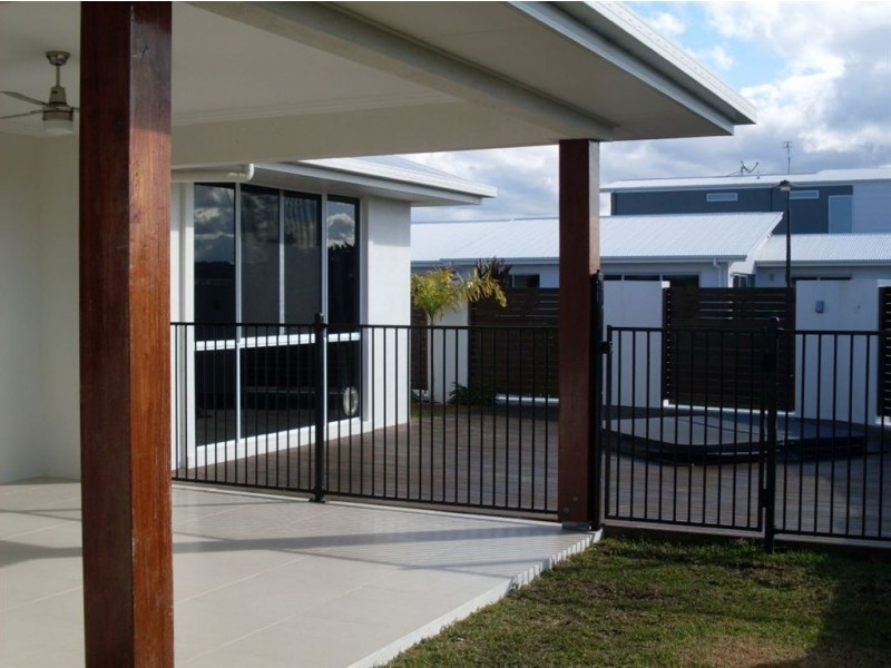 1 Robur Crt, Mountain Creek QLD 4557