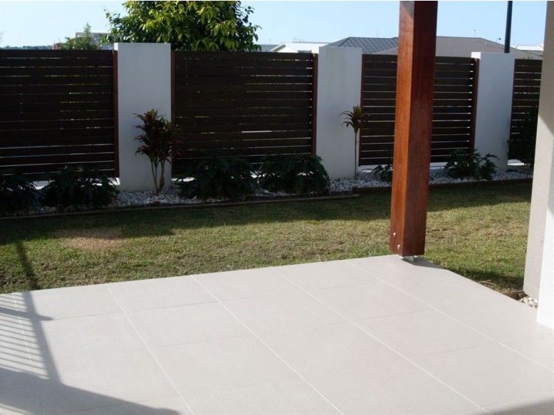 1 Robur Crt, Mountain Creek QLD 4557