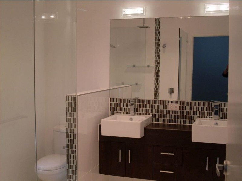 1 Robur Crt, Mountain Creek QLD 4557