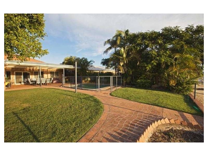 8 Carwoola Crescent, Mooloolaba QLD 4557