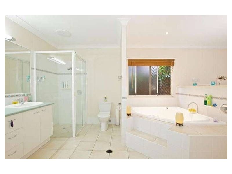 8 Carwoola Crescent, Mooloolaba QLD 4557