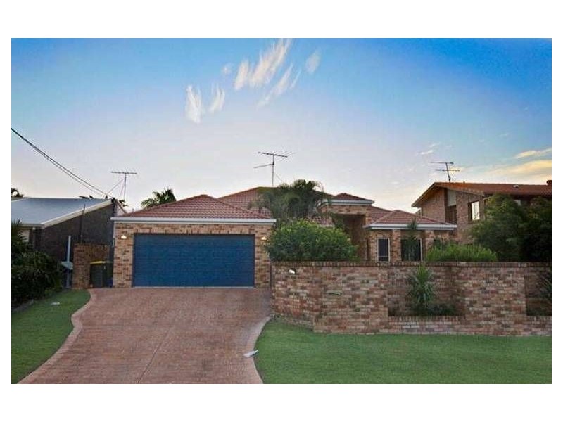 8 Carwoola Crescent, Mooloolaba QLD 4557