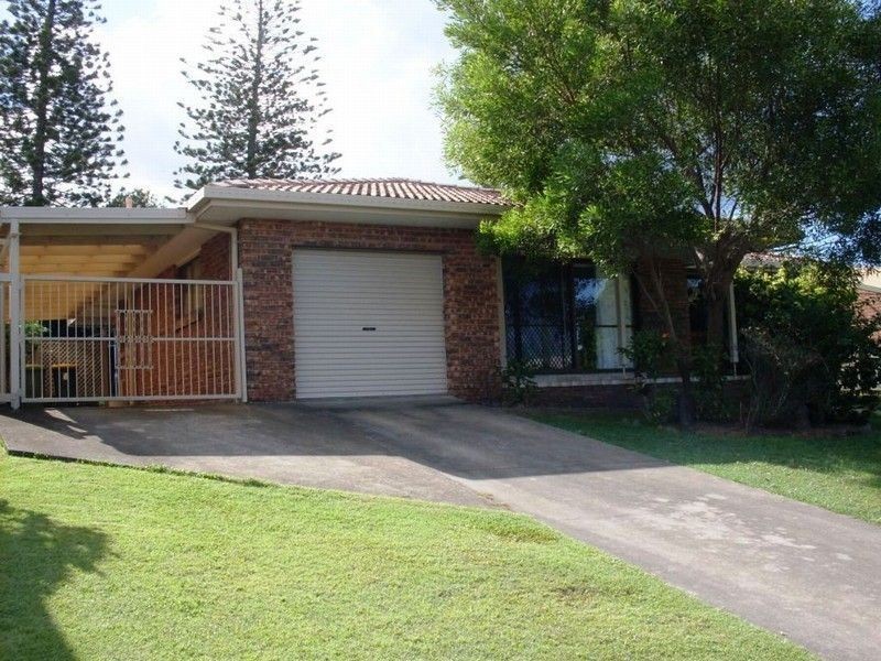 16 Tombarra Street, Mooloolaba QLD 4557