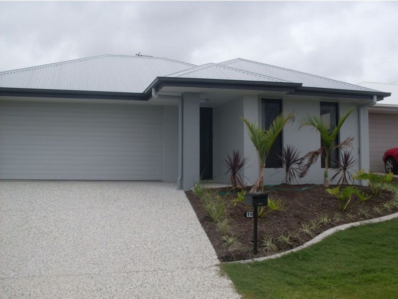 19 Lark Cct, Mountain Creek QLD 4557