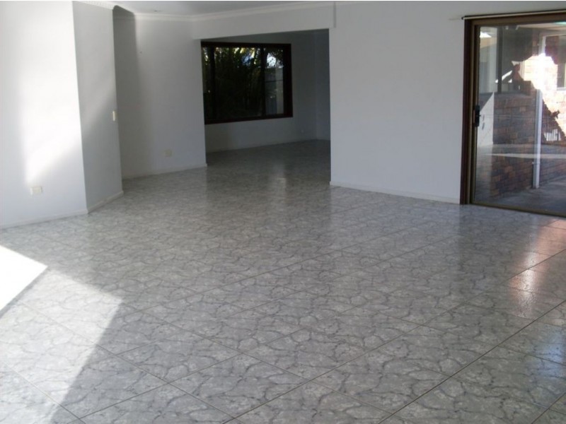 7 Aroona Avenue, Buddina QLD 4575