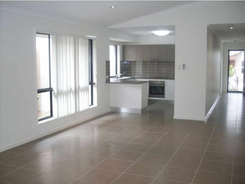 19 Lark Circuit, Mountain Creek QLD 4557