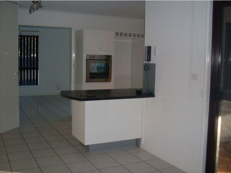 11 Wyanda St, Warana QLD 4575