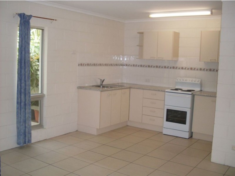 7/11 Bradman Ave, Maroochydore QLD 4558