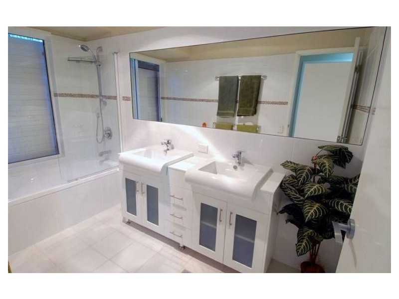 68 Palm Drive, Mooloolaba QLD 4557