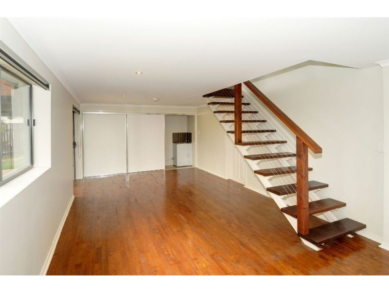 25 Palm Drive, Mooloolaba QLD 4557