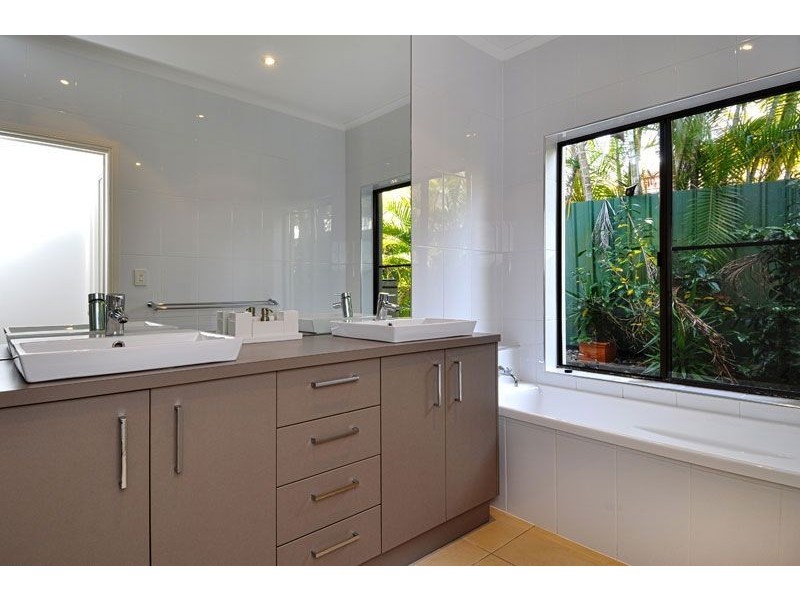 6 Julie Court, Mooloolaba QLD 4557