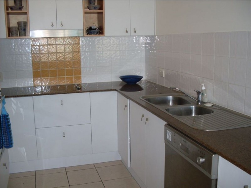 211/102 Alexandra Pde, Alexandra Headland QLD 4572