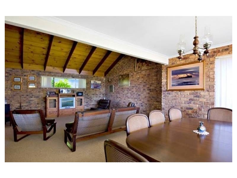 106 Buderim Avenue, Alexandra Headland QLD 4572