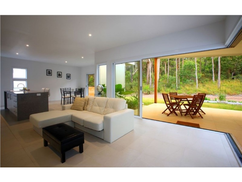 18 Mari Street, Alexandra Headland QLD 4572