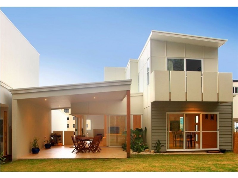 18 Mari Street, Alexandra Headland QLD 4572