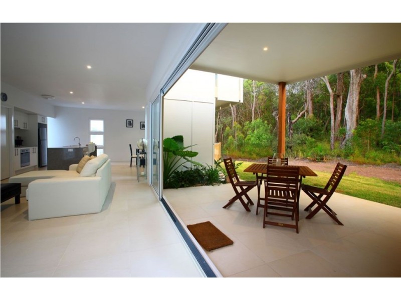 18 Mari Street, Alexandra Headland QLD 4572