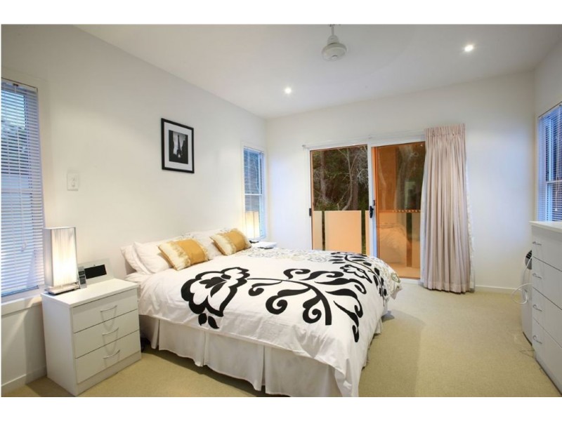 18 Mari Street, Alexandra Headland QLD 4572