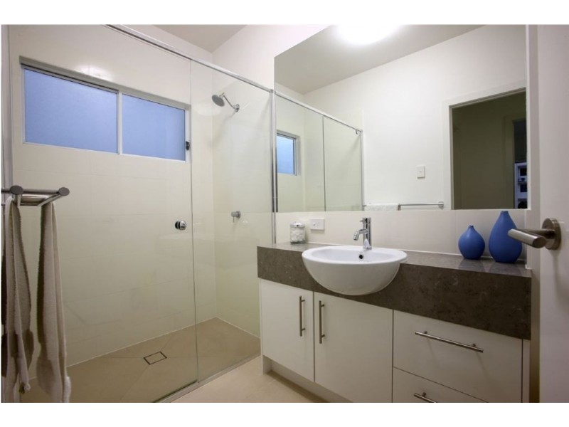 18 Mari Street, Alexandra Headland QLD 4572