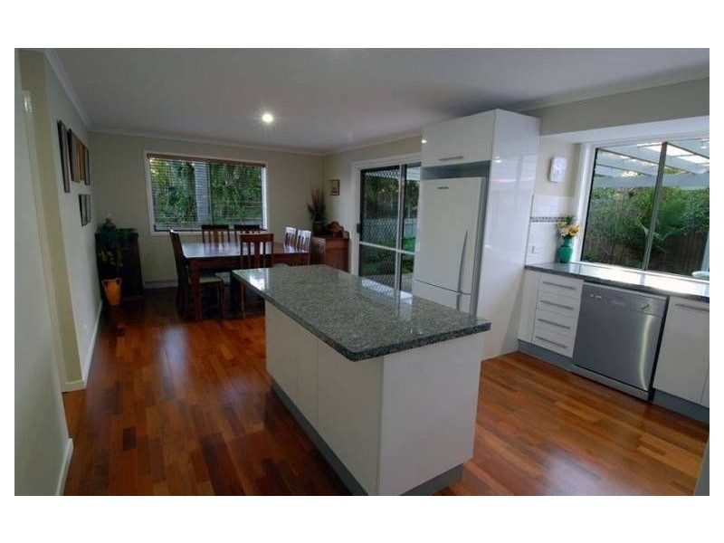 68 Palm Dr, Mooloolaba QLD 4557