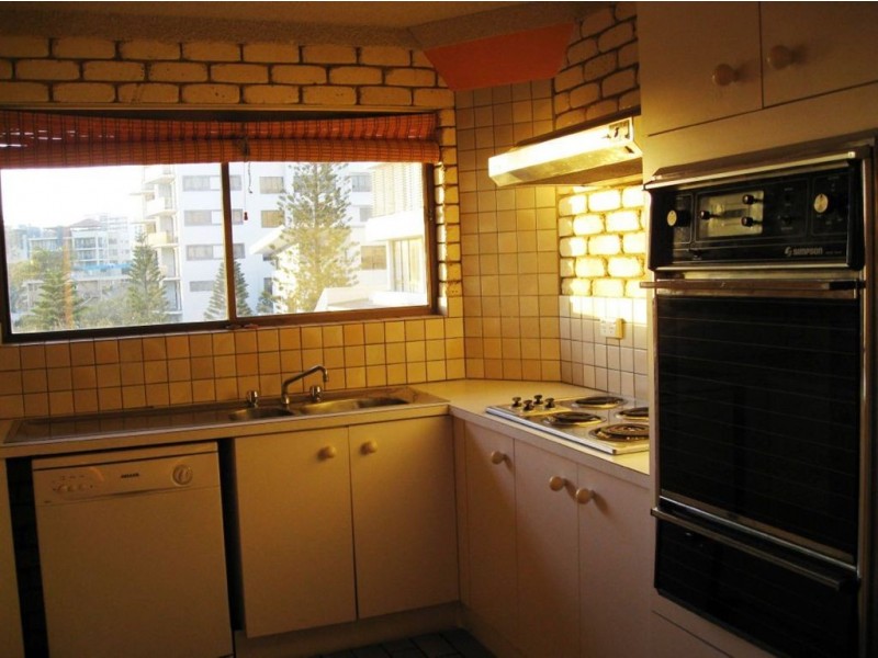 8/132 ALEXANDRA PARADE, Alexandra Headland QLD 4572