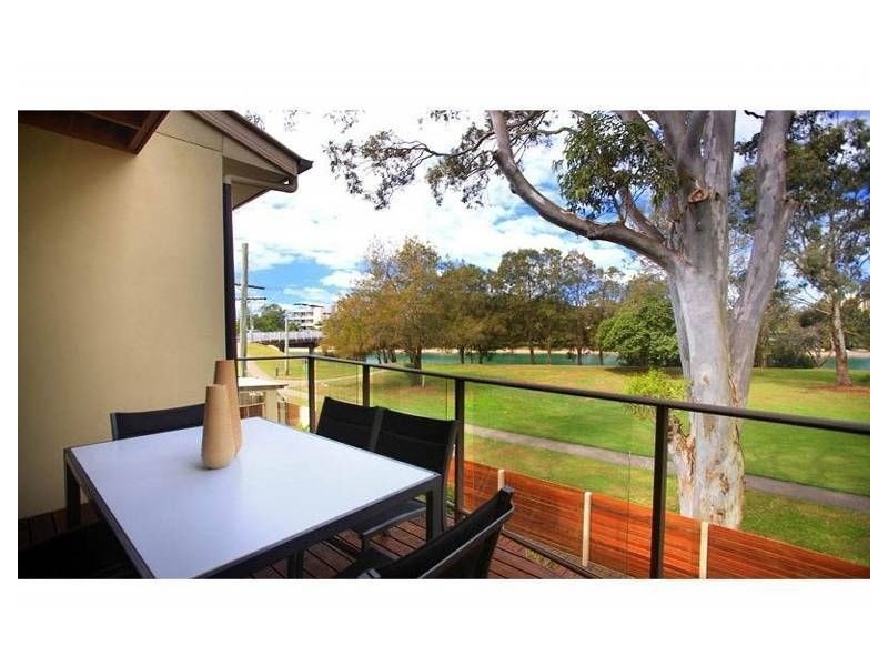 2/3 Bradman Avenue, Maroochydore QLD 4558