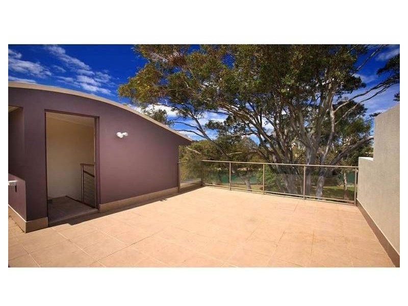 2/3 Bradman Avenue, Maroochydore QLD 4558