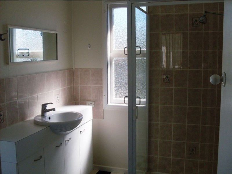 1/5 Yorlambu Pde, Maroochydore QLD 4558