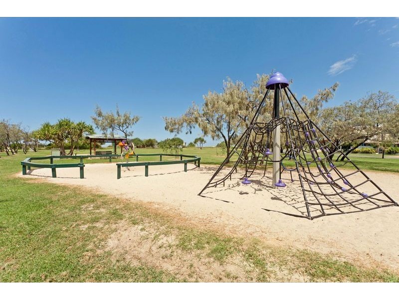 32 Lowanna Drive, Buddina QLD 4575