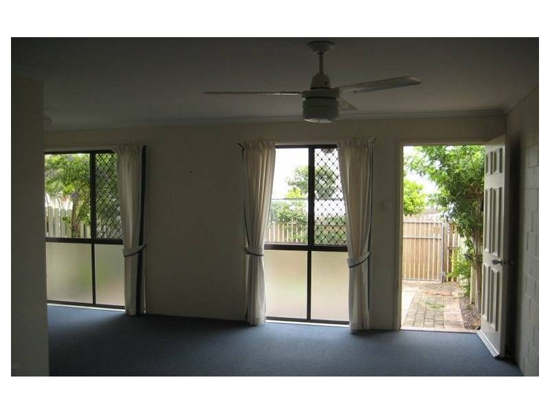 64/2 Longwood St, Minyama QLD 4575