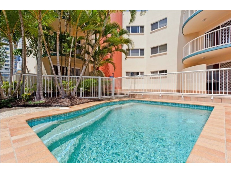 8/12 Memorial Avenue, Maroochydore QLD 4558