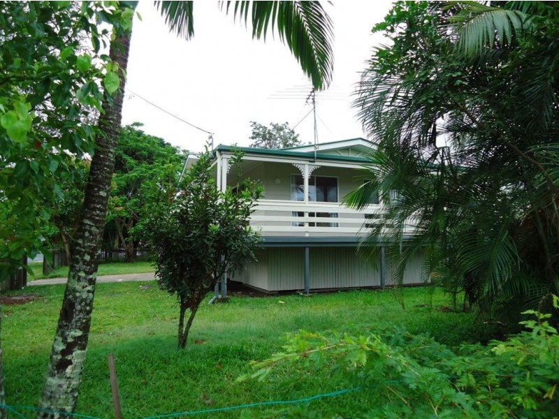 2 Kallay St, Pacific Paradise QLD 4564