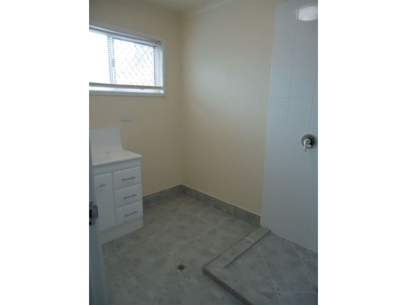 2 Kallay St, Pacific Paradise QLD 4564