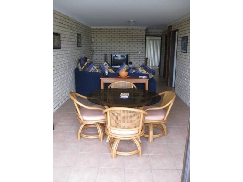 9/11 Barooga Cres, Mooloolaba QLD 4557