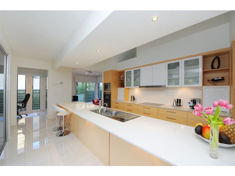 28 Admiralty Dr, Alexandra Headland QLD 4572