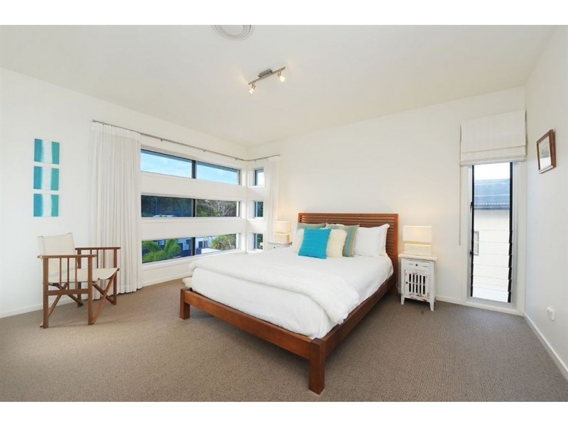 28 Admiralty Dr, Alexandra Headland QLD 4572