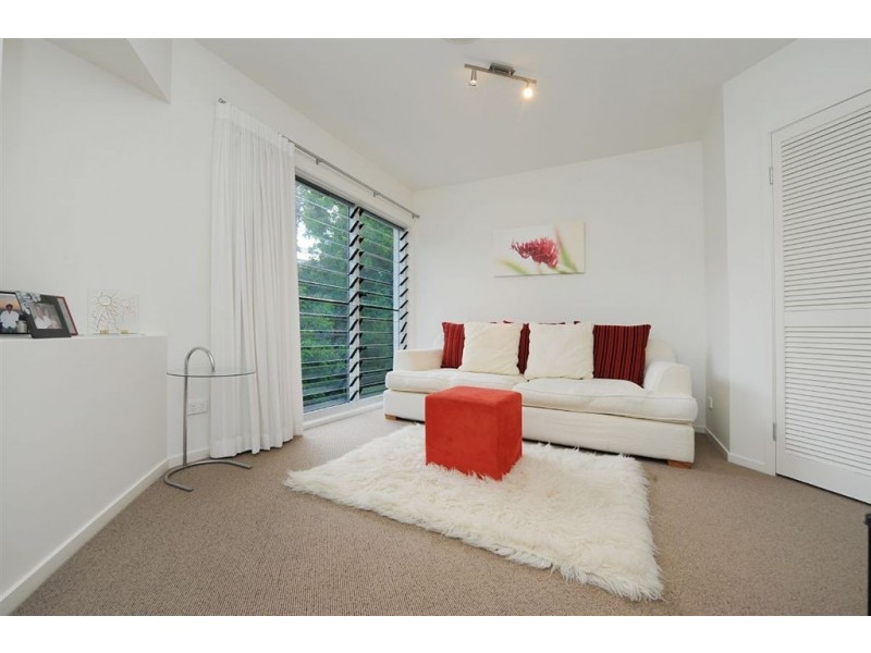 28 Admiralty Dr, Alexandra Headland QLD 4572