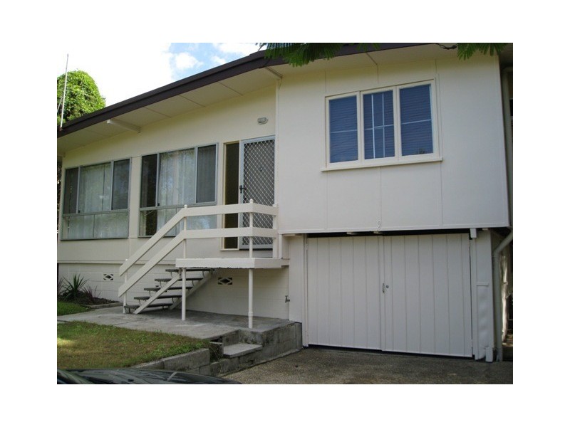 9 Palm Drive, Mooloolaba QLD 4557