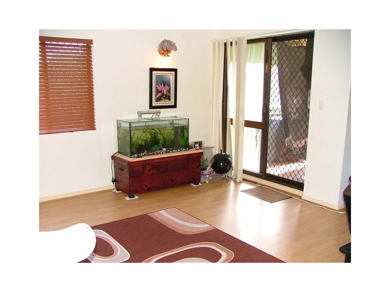 2/4 Latona Avenue, Caloundra QLD 4551