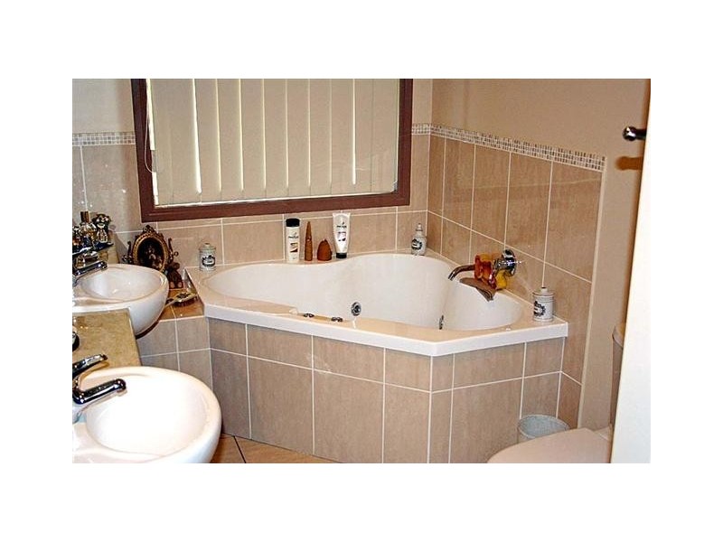 21 Endeavour Dr, Cooloola Cove QLD 4580