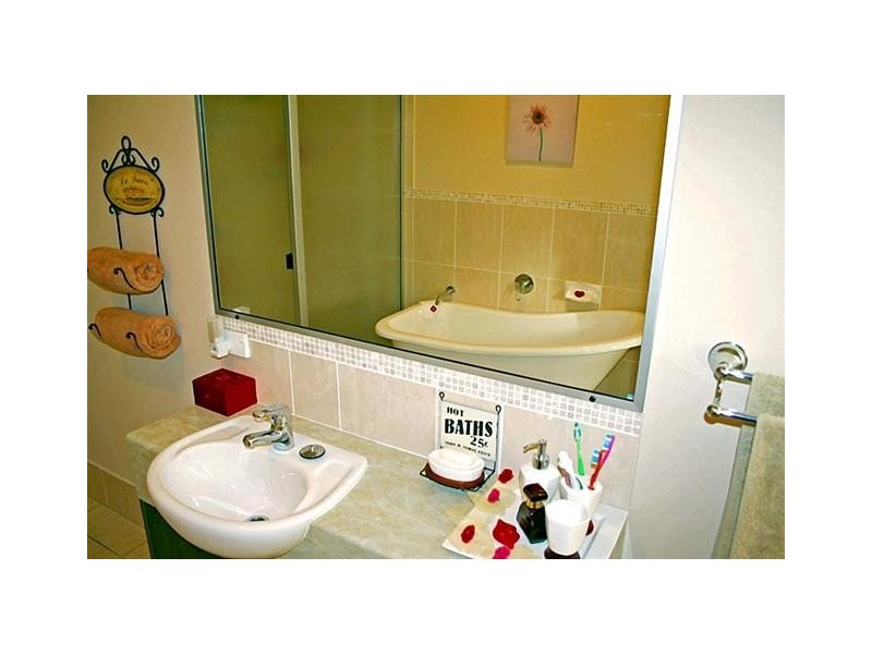 21 Endeavour Dr, Cooloola Cove QLD 4580