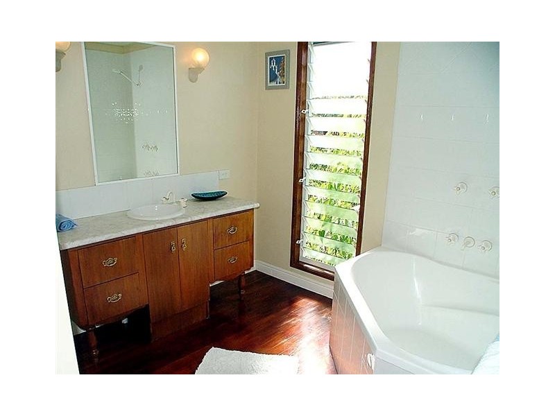 1 Stradbroke Drive, Little Mountain QLD 4551