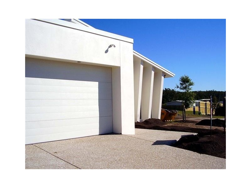 2 Tamarind St, Meridan Plains QLD 4551