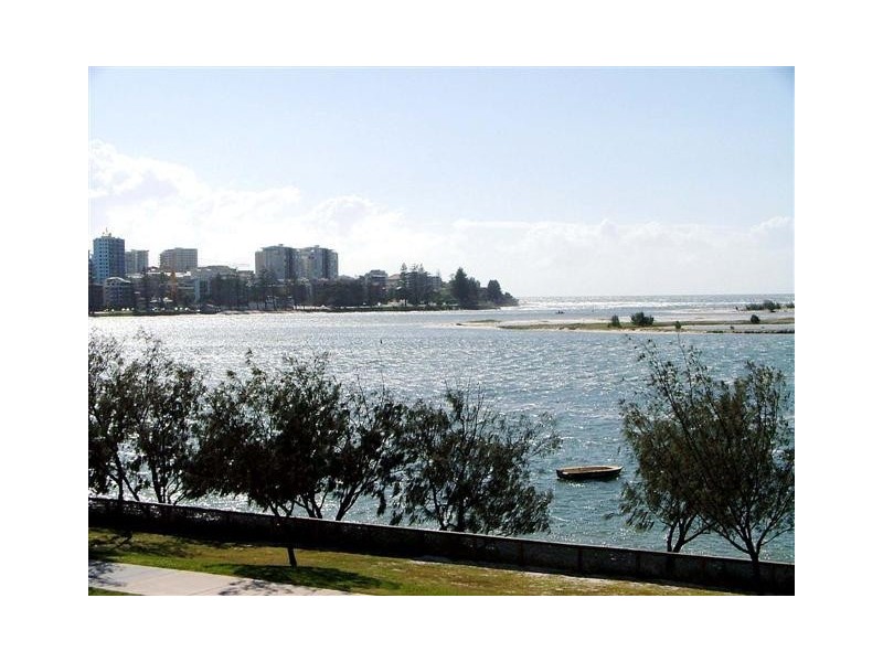11/8 Golden Beach Esp, Caloundra QLD 4551